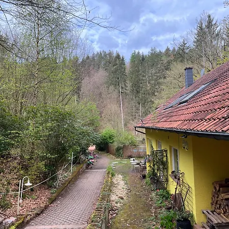 Wald-traum-zimmer Vendégház Niederdorla